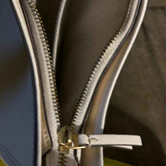 Tory Burch White Bag with Vibrant Strap - Picture 5 of 16